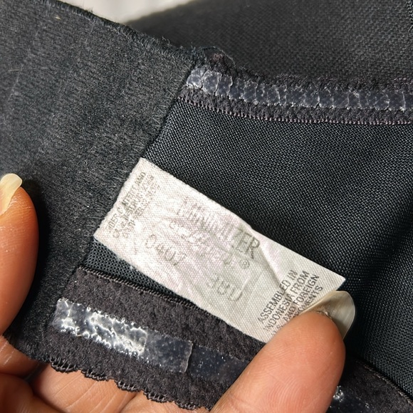 LILYETTE black satin and lace floral bra with underwire. Size 38 D. - Picture 2 of 8